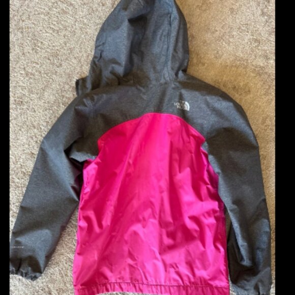 Girls 10/12 The North Face Dryvent Fleece Lined jacket - Picture 4 of 6